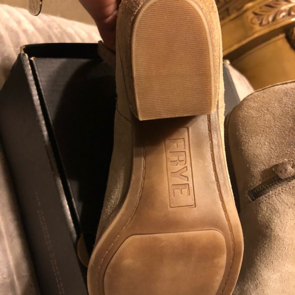🔥 🔥 Beautiful Frye booties 🔥 🔥 - Picture 7 of 8